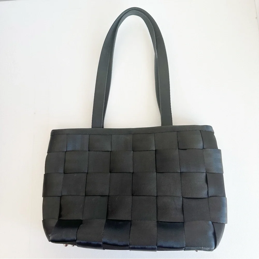 Harveys Seatbelt Bag Black Tote Purse Snap Closure Medium
